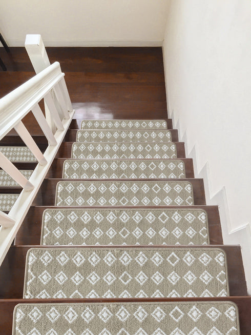 Gold & White Carpet Indoor Stair Treads (Set of 13)