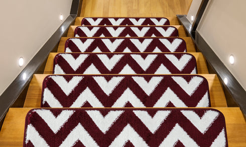 Red & White Wavy Indoor Carpet Stair Treads (Set of 13)