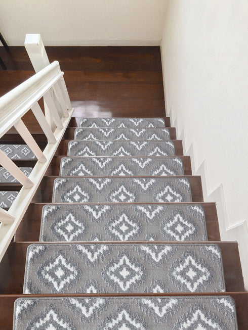 Gray & White Indoor Carpet Stair Rugs (Set of 13)