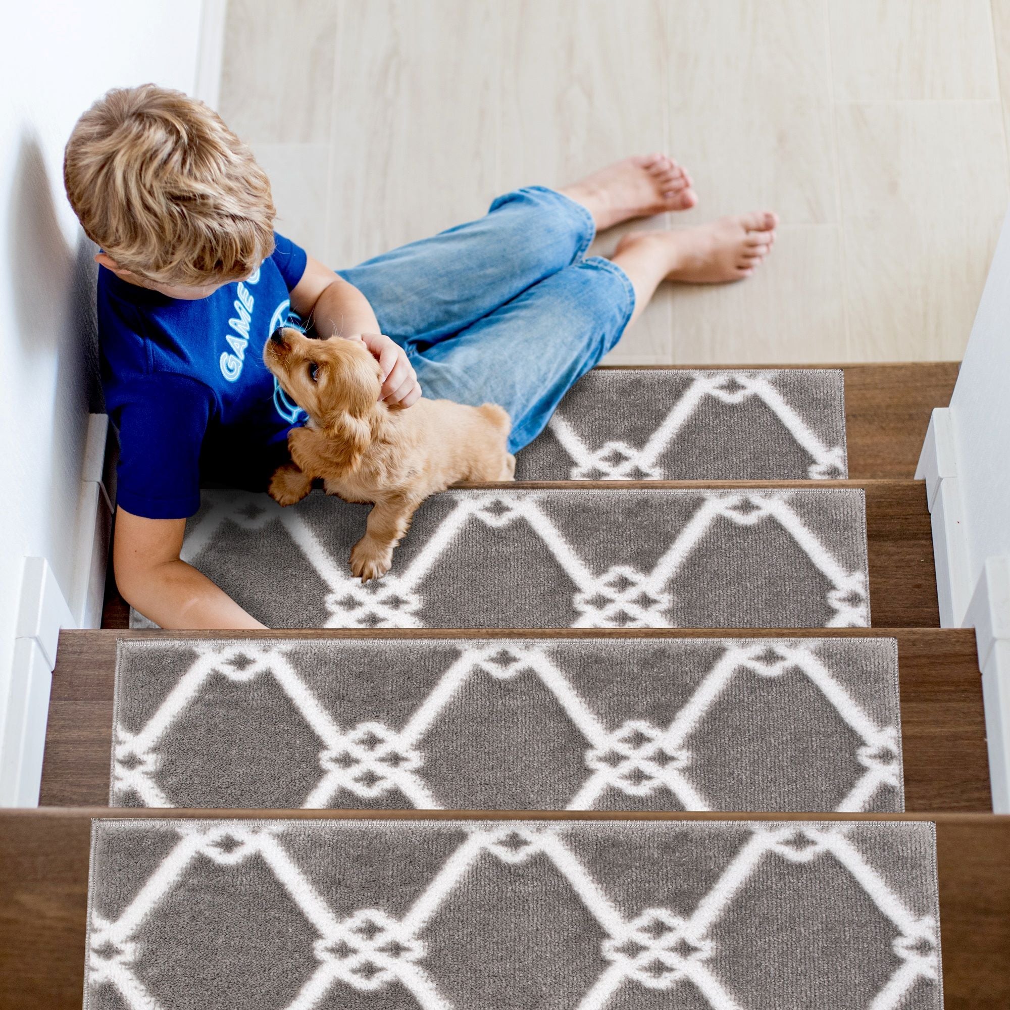 The Sofia Rugs Non-Slip Carpets (Set of 5) for Wood Stairs Shag White  Indoor Geometric Machine Washable Stair Tread Rug in the Rugs department at